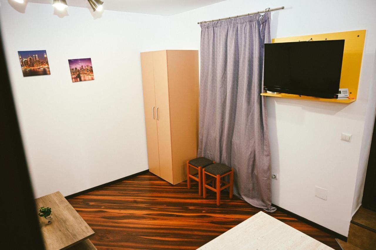 Cozy Apartment Braşov Buitenkant foto